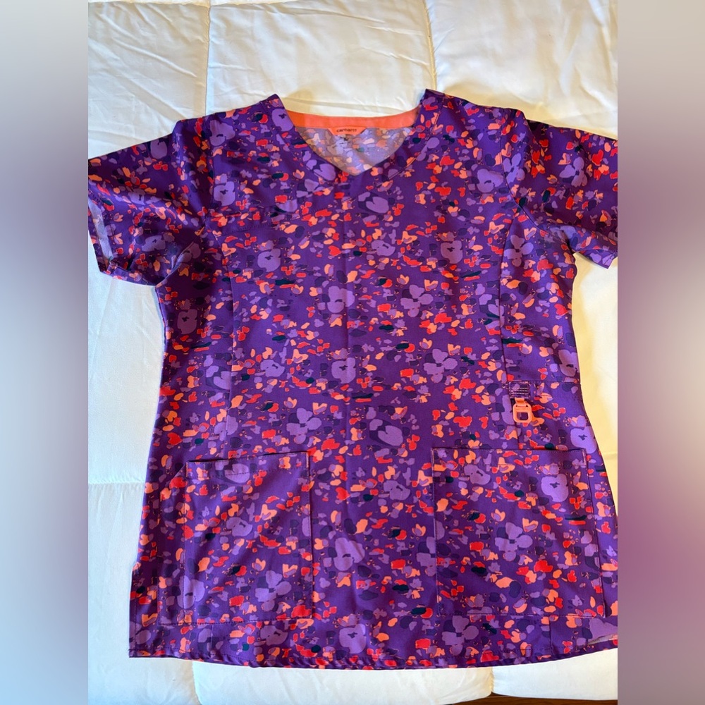 Medium carhartt scrub top